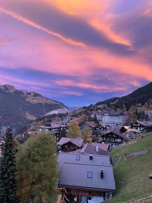 Apartment Chalet Im Sunnigen Usblick Wengen Exteriör bild